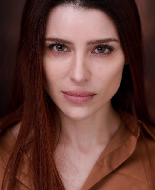 Sara D’Olivier's Actor Headshot